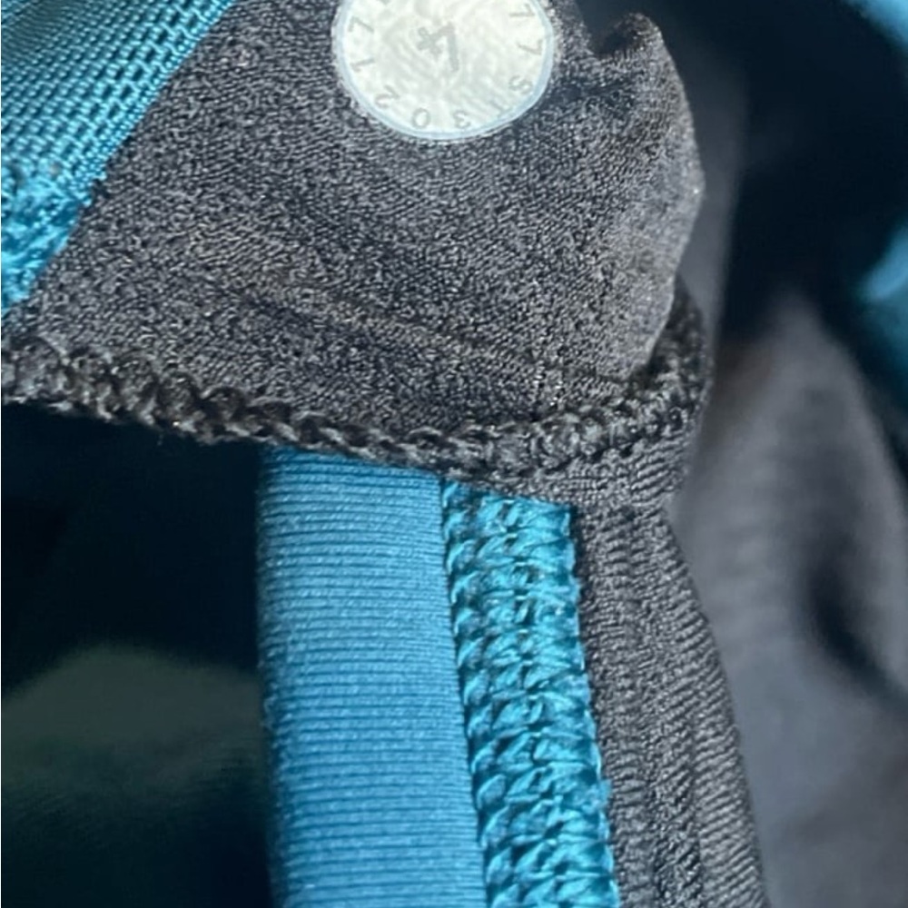 lululemon athletica Teal Sports Bra - Picture 2 of 3